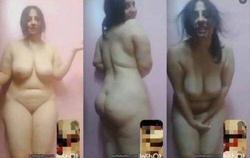 Image of Voluptuous Bhabhi Teases with Massive Assets-LinkWallah.com